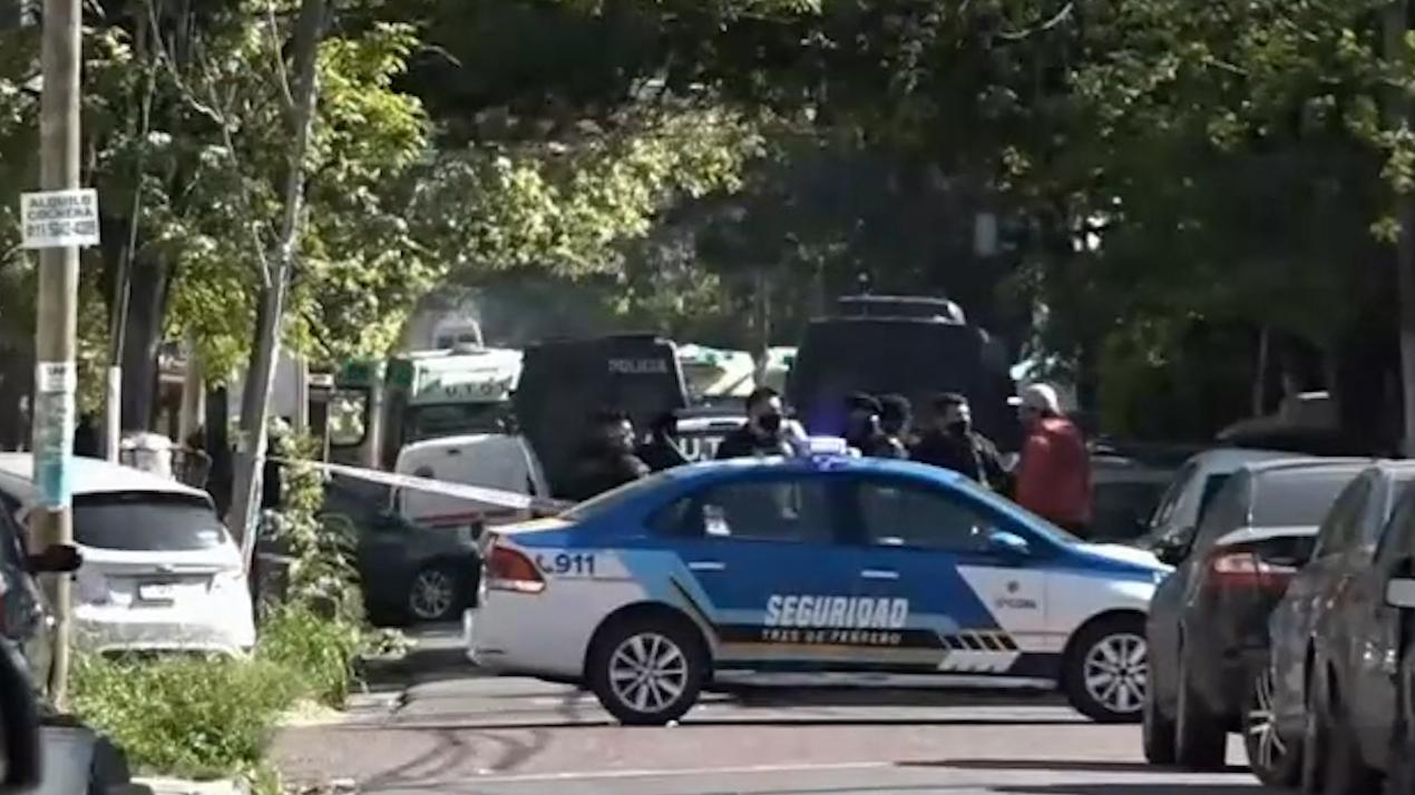 t_47102972c0374eb395d223deda4463ca_name_Toma_de_rehenes_y_operativo_policial_en_Caseros
