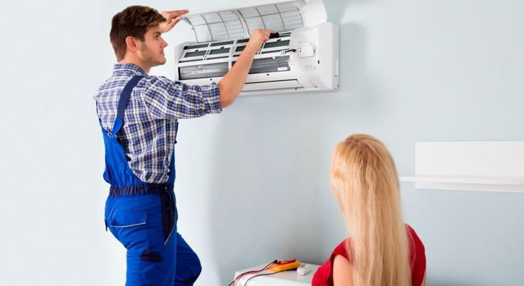 tecnico-de-reparacion-de-aire-acondicionado-barcelona